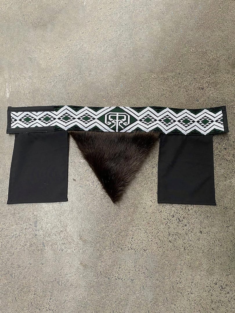 knitted-custom-kapa-haka-uniforms-new-zealand-manufacturers-maro-tatua