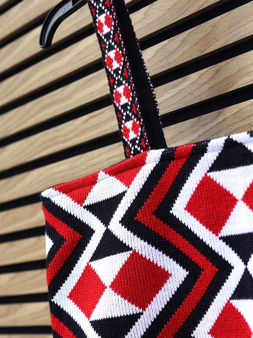 kapa-haka-kakahu-outfits-te-kapa-haka-o-tamatea-arikinui-2